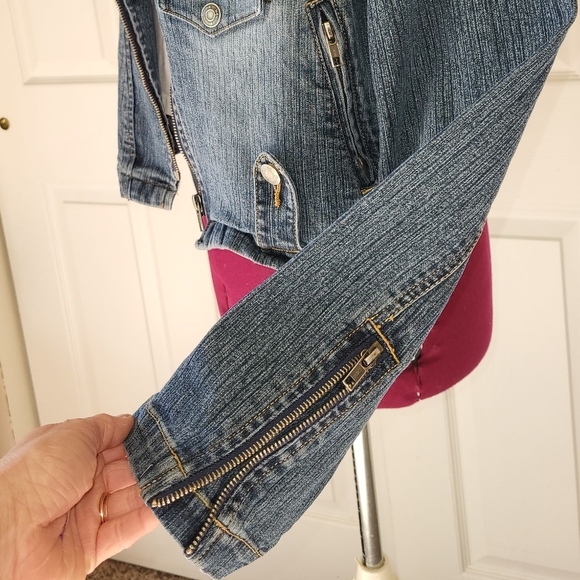 Groovy Vintage-like Stylish Jean Jacket - Picture 3 of 7